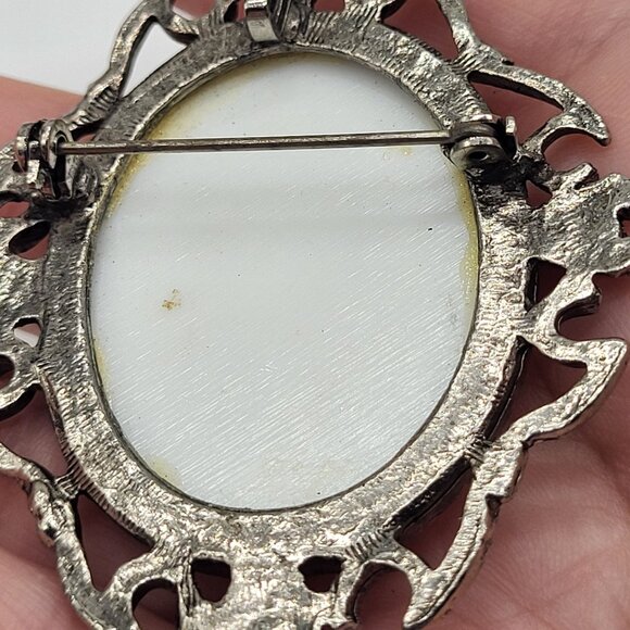 VTG Silver Tone Brooch Pendant with white cabochon and Red LIFE Flower Applique - Picture 6 of 10